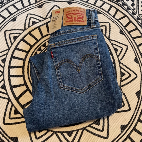 LEVI’S Jeans 25/28 BNWT - Picture 1 of 8